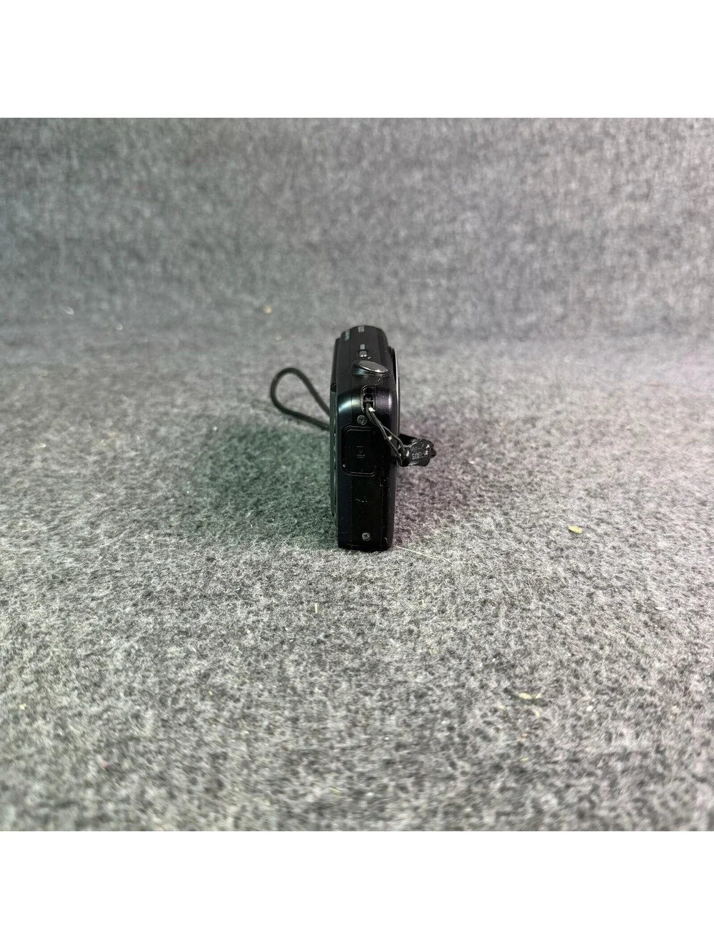 Samsung SL605 Digital Camera 12.2 MP 5X Zoom Black Compact 27mm Lens Dustproof